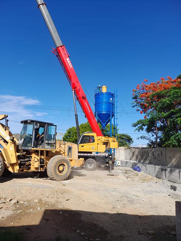 Instalación de los Silos de Cemento