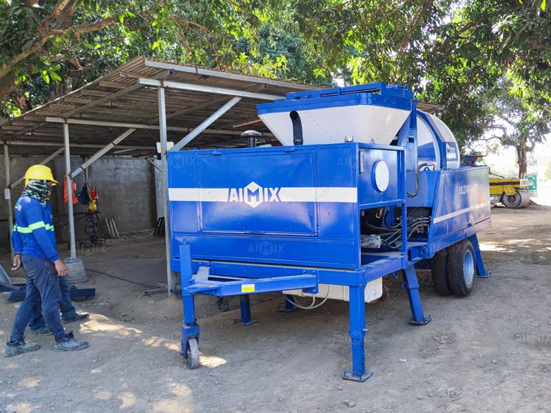 Bomba con Hormigonera Pequeña para Ingeniería Municipal