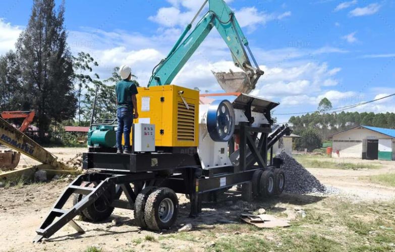 Trituradora Móvil de Piedra Pequeña de 30TPH